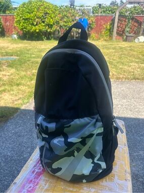 Nike Eliment Men’s Black School Backpack with Camo Front Pocket